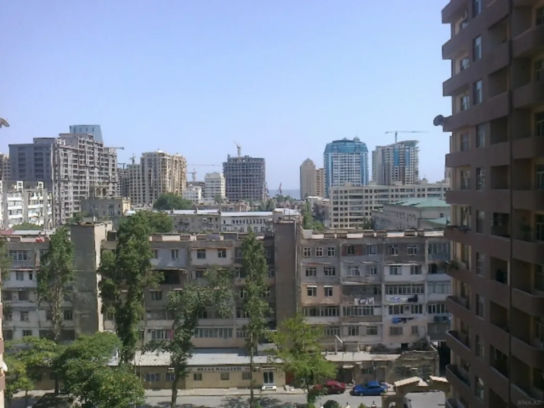 Satılır 4 otaqlı mənzil 155 m²
