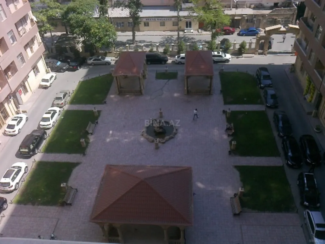 Satılır 4 otaqlı mənzil 155 m²