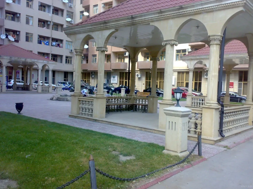 Satılır 4 otaqlı mənzil 155 m²