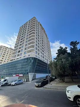 Satılır 4 otaqlı mənzil 158 m²