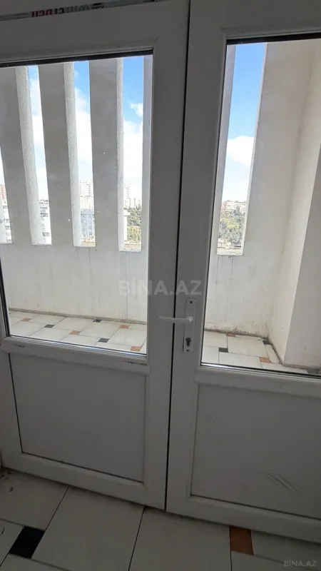 Satılır 4 otaqlı mənzil 158 m²