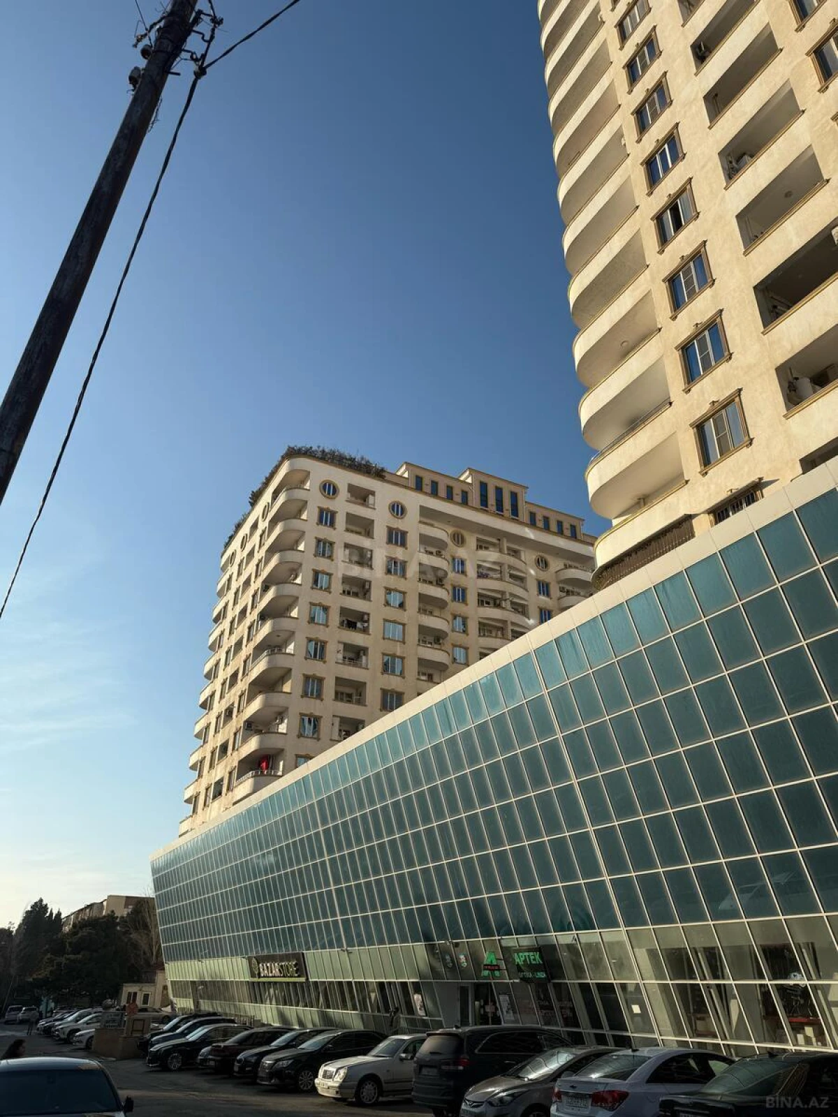 Satılır 4 otaqlı mənzil 158 m²