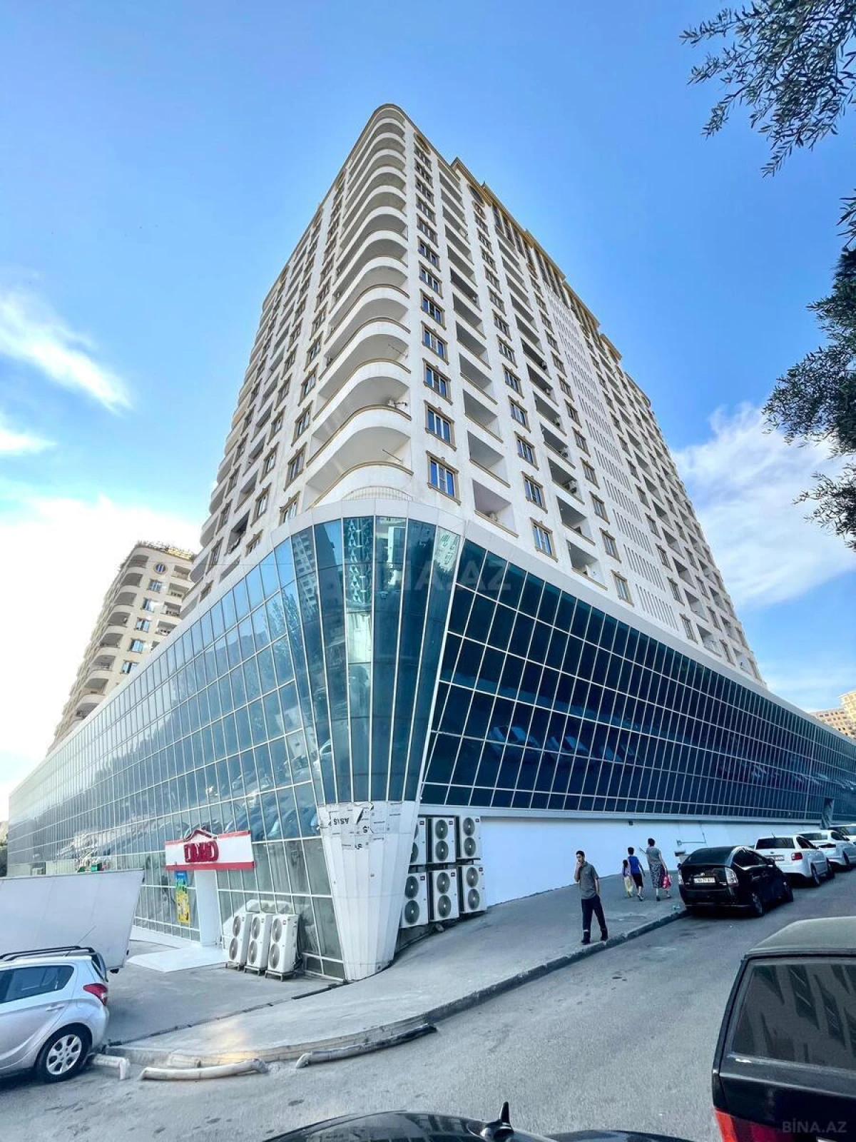 Satılır 4 otaqlı mənzil 158 m²