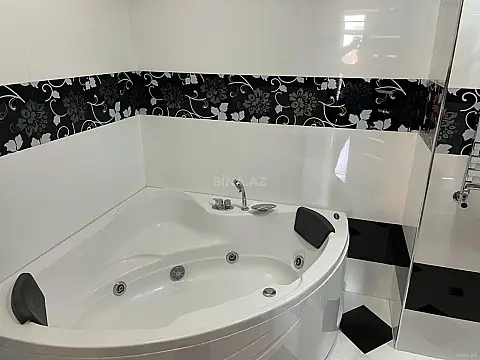 Kirayə verilir 4 otaqlı mənzil 160 m²