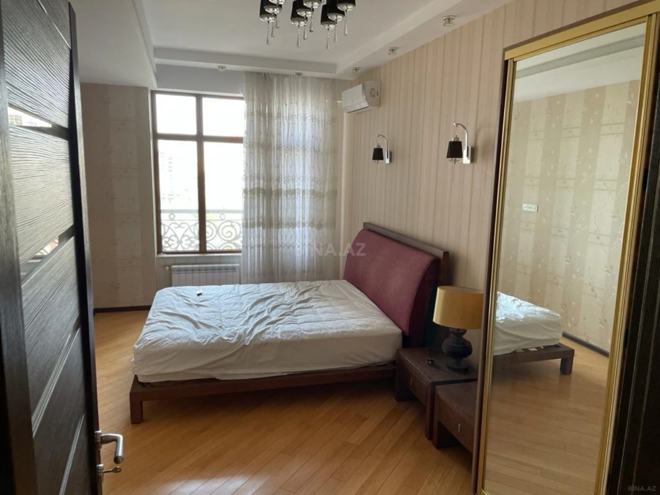 Kirayə verilir 4 otaqlı mənzil 160 m²