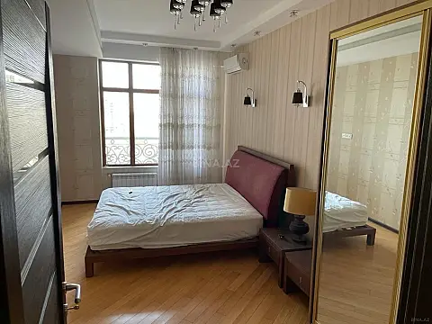 Kirayə verilir 4 otaqlı mənzil 160 m²