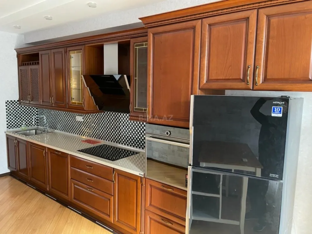 Kirayə verilir 4 otaqlı mənzil 160 m²