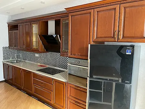 Kirayə verilir 4 otaqlı mənzil 160 m²