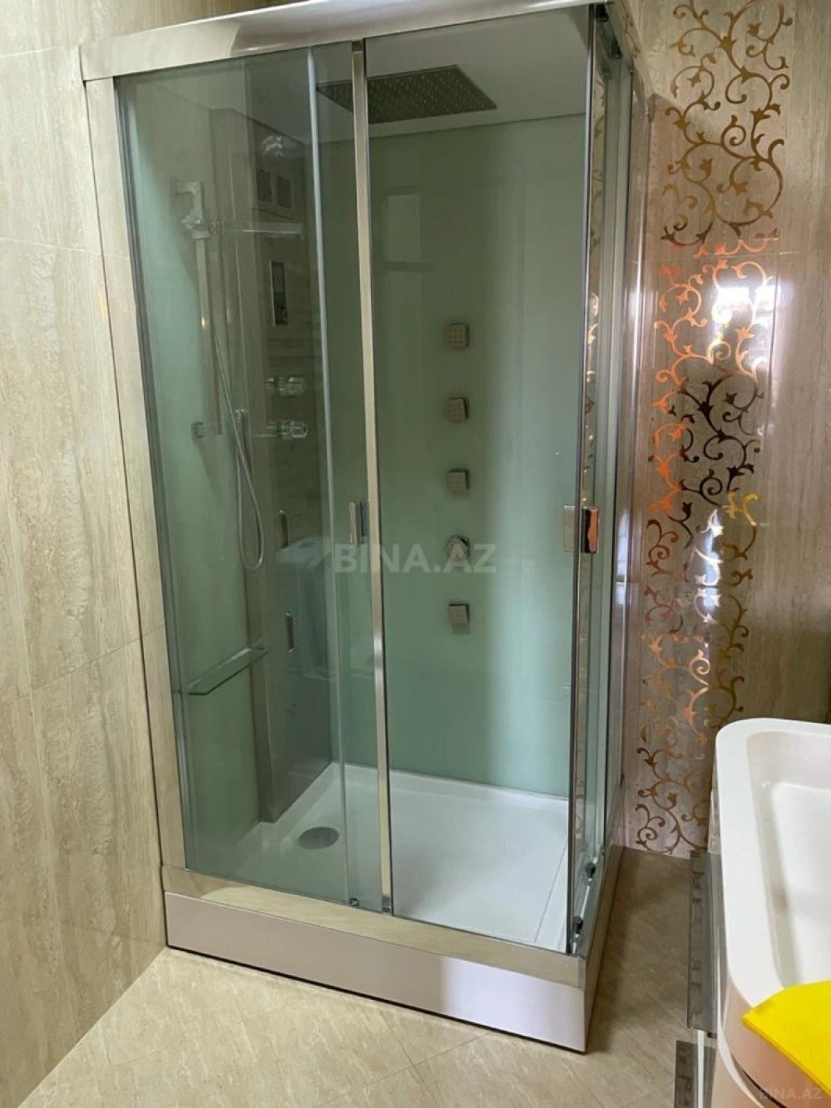 Kirayə verilir 4 otaqlı mənzil 160 m²