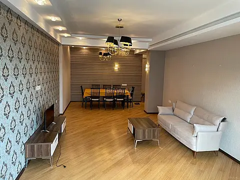 Kirayə verilir 4 otaqlı mənzil 160 m² — Bakı 4 otaq 160.00 m²