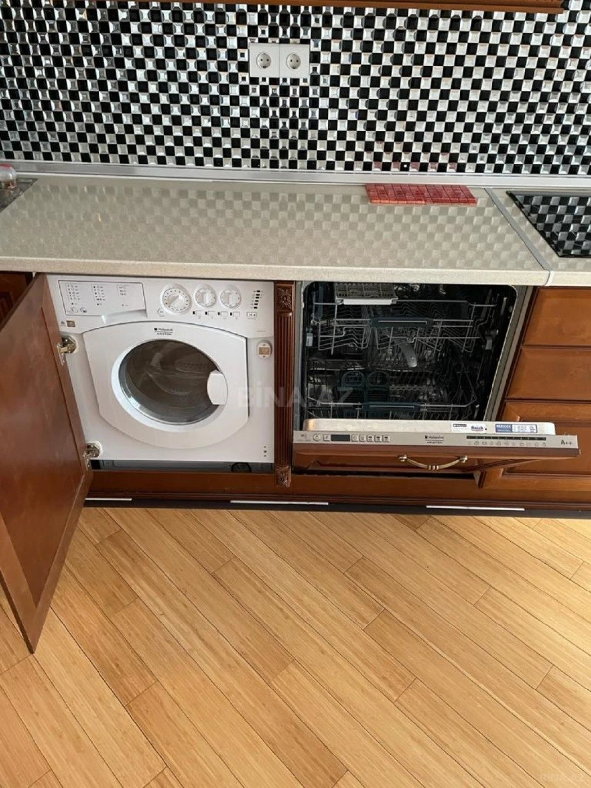 Kirayə verilir 4 otaqlı mənzil 160 m²