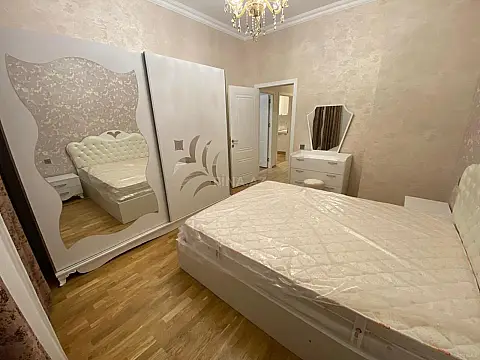 Satılır 2 otaqlı mənzil 62 m²