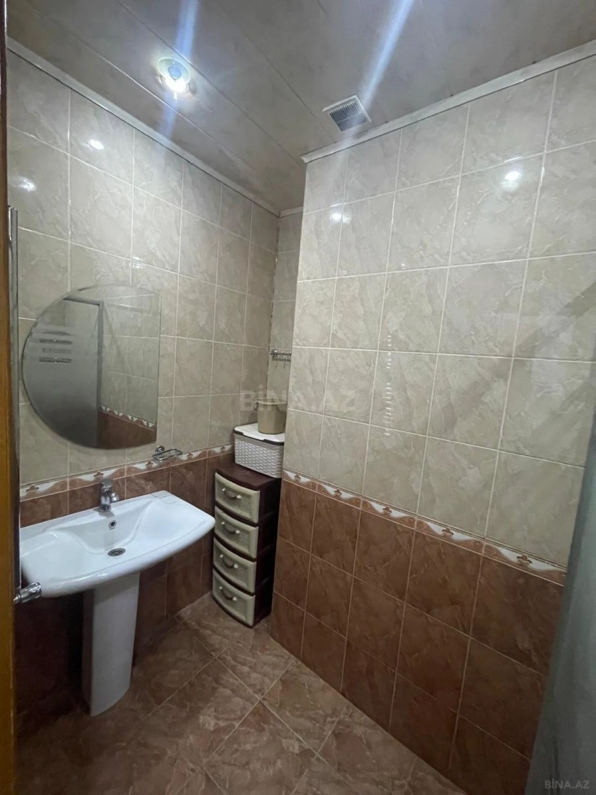 Kirayə verilir 2 otaqlı mənzil 85 m²
