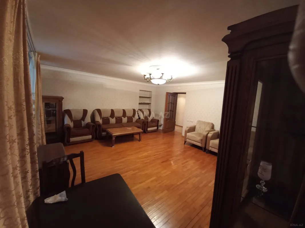 Kirayə verilir 2 otaqlı mənzil 80 m²