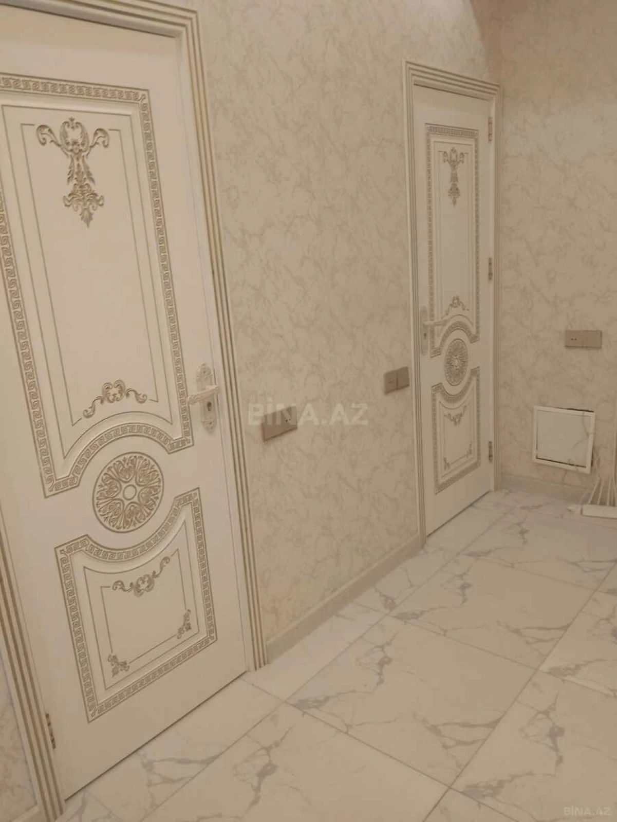 Kirayə verilir 3 otaqlı mənzil 114 m²