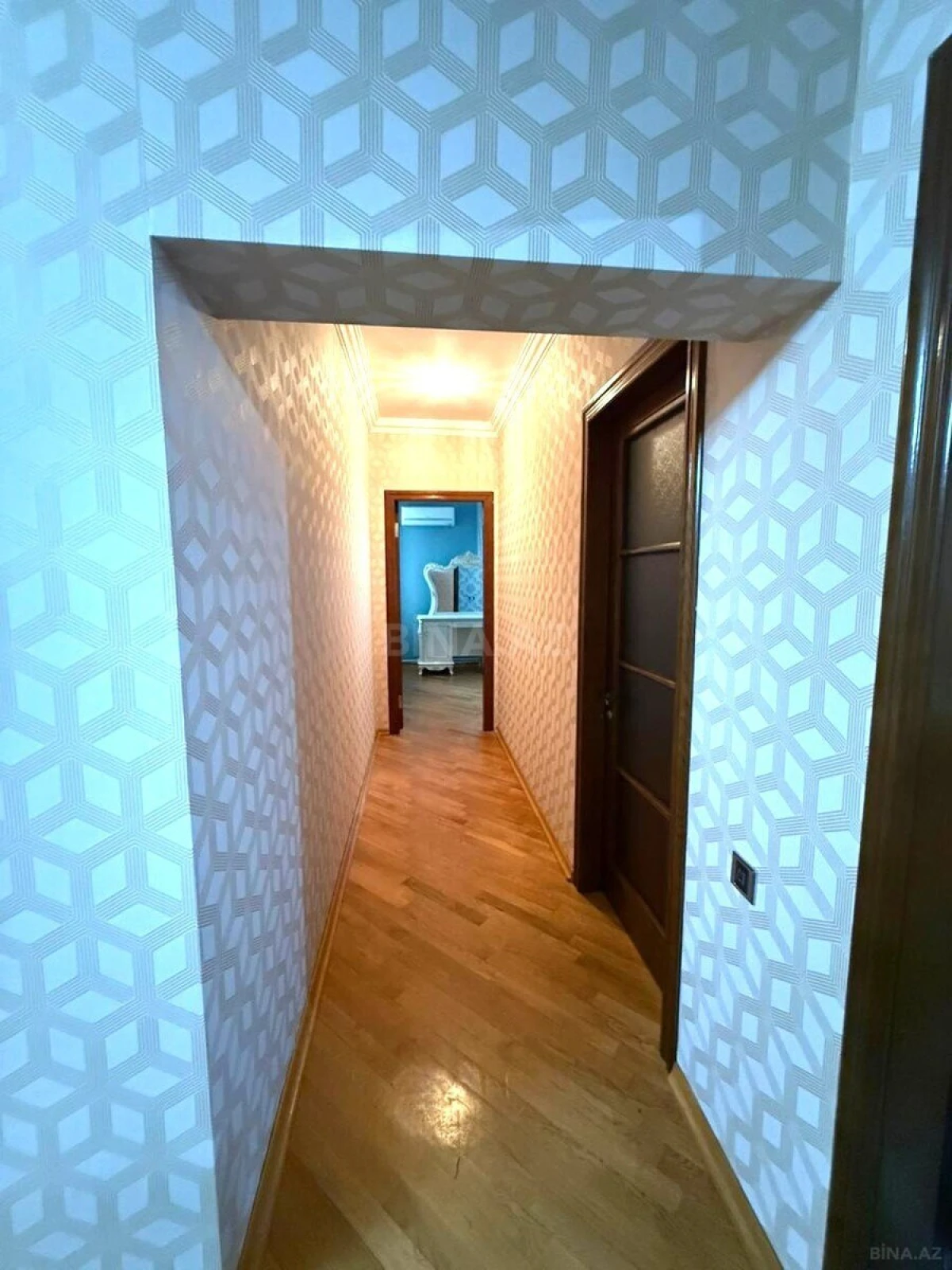 Kirayə verilir 3 otaqlı mənzil 135 m²