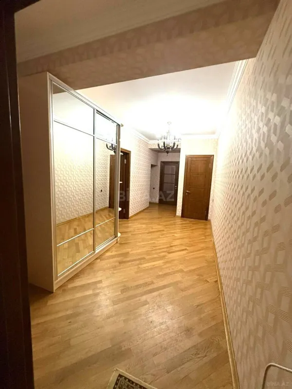 Kirayə verilir 3 otaqlı mənzil 135 m²