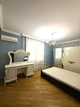 Kirayə verilir 3 otaqlı mənzil 135 m²