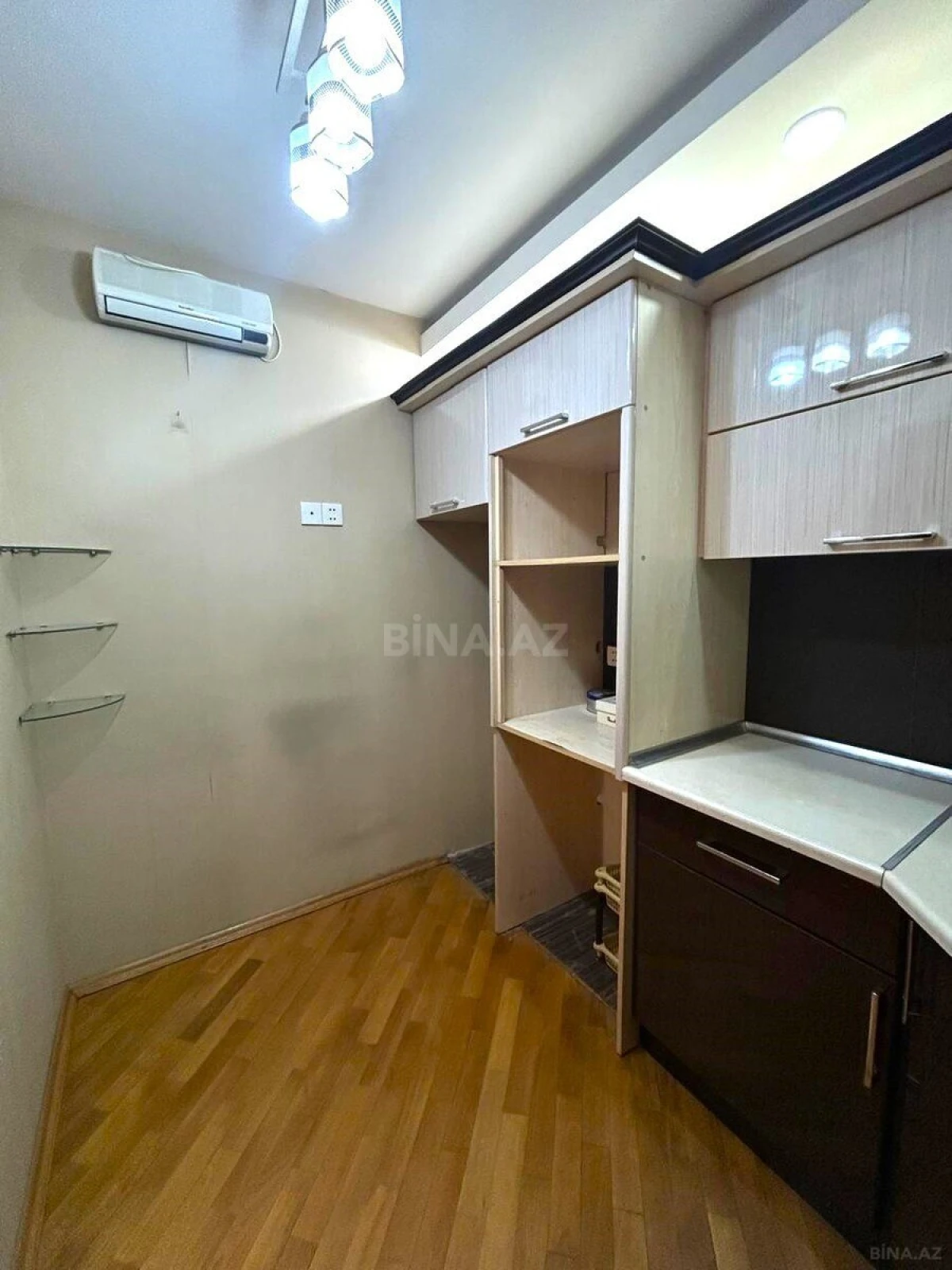 Satılır 3 otaqlı mənzil 82 m²