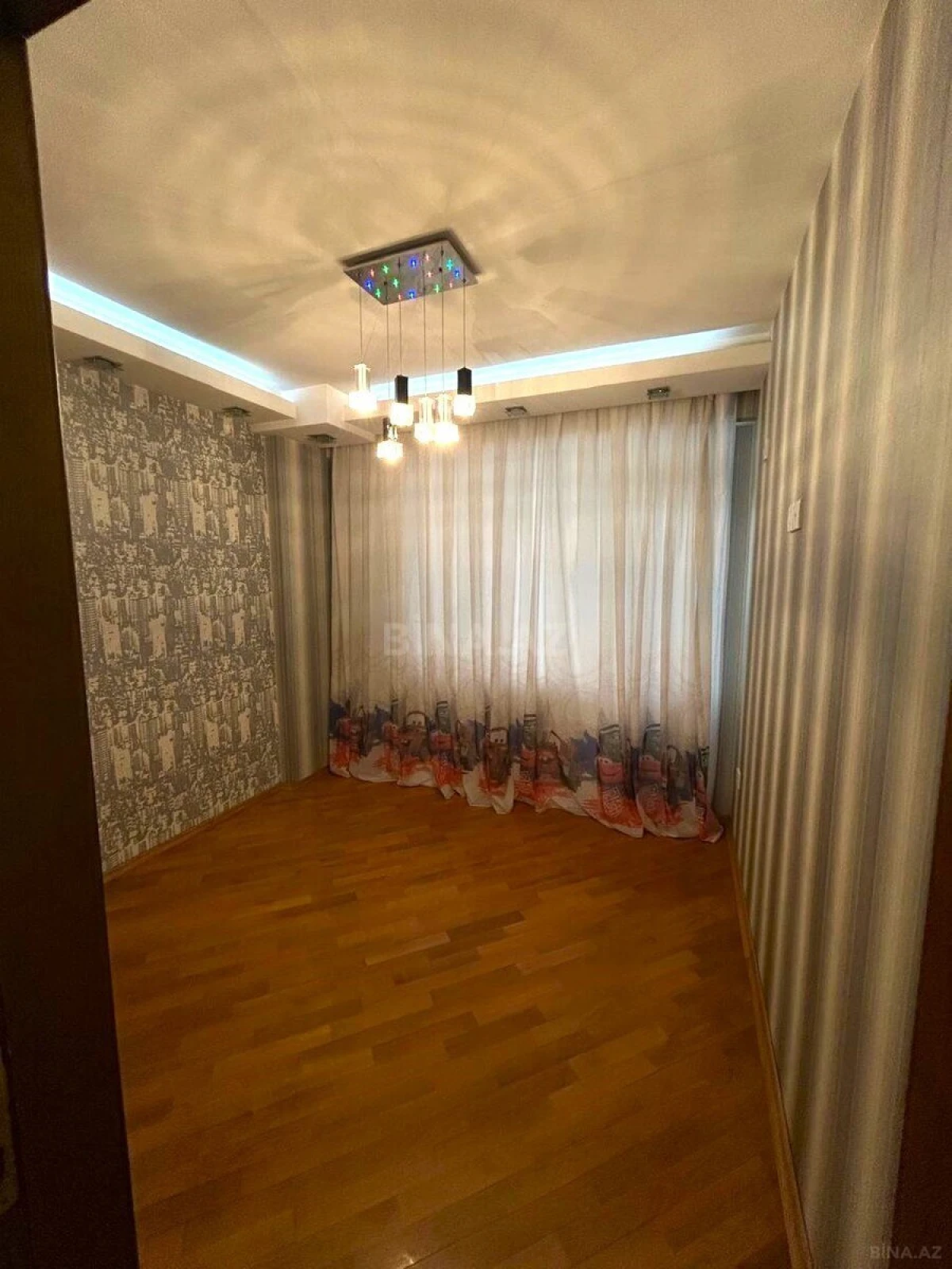 Satılır 3 otaqlı mənzil 82 m²