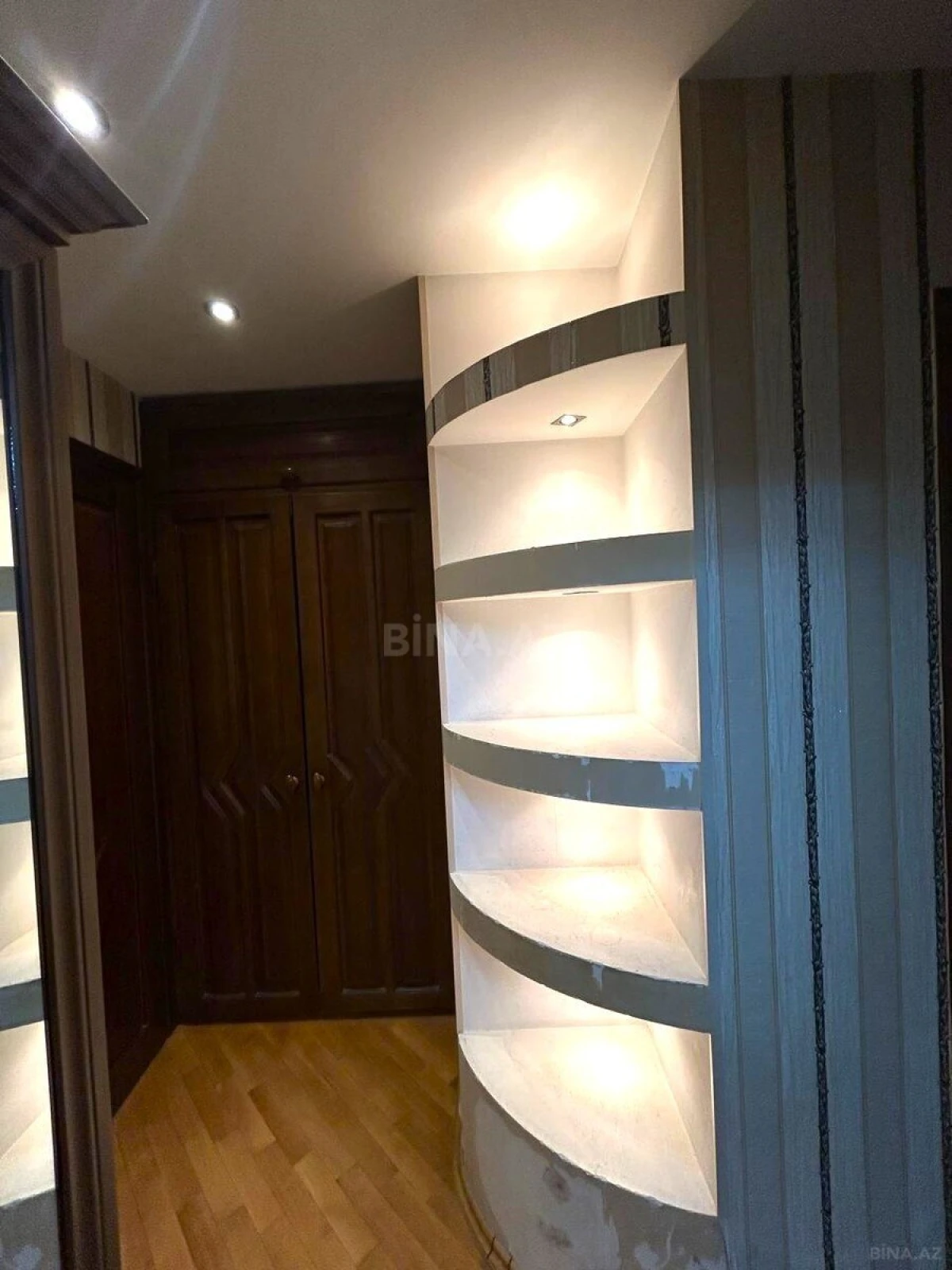 Satılır 3 otaqlı mənzil 82 m²