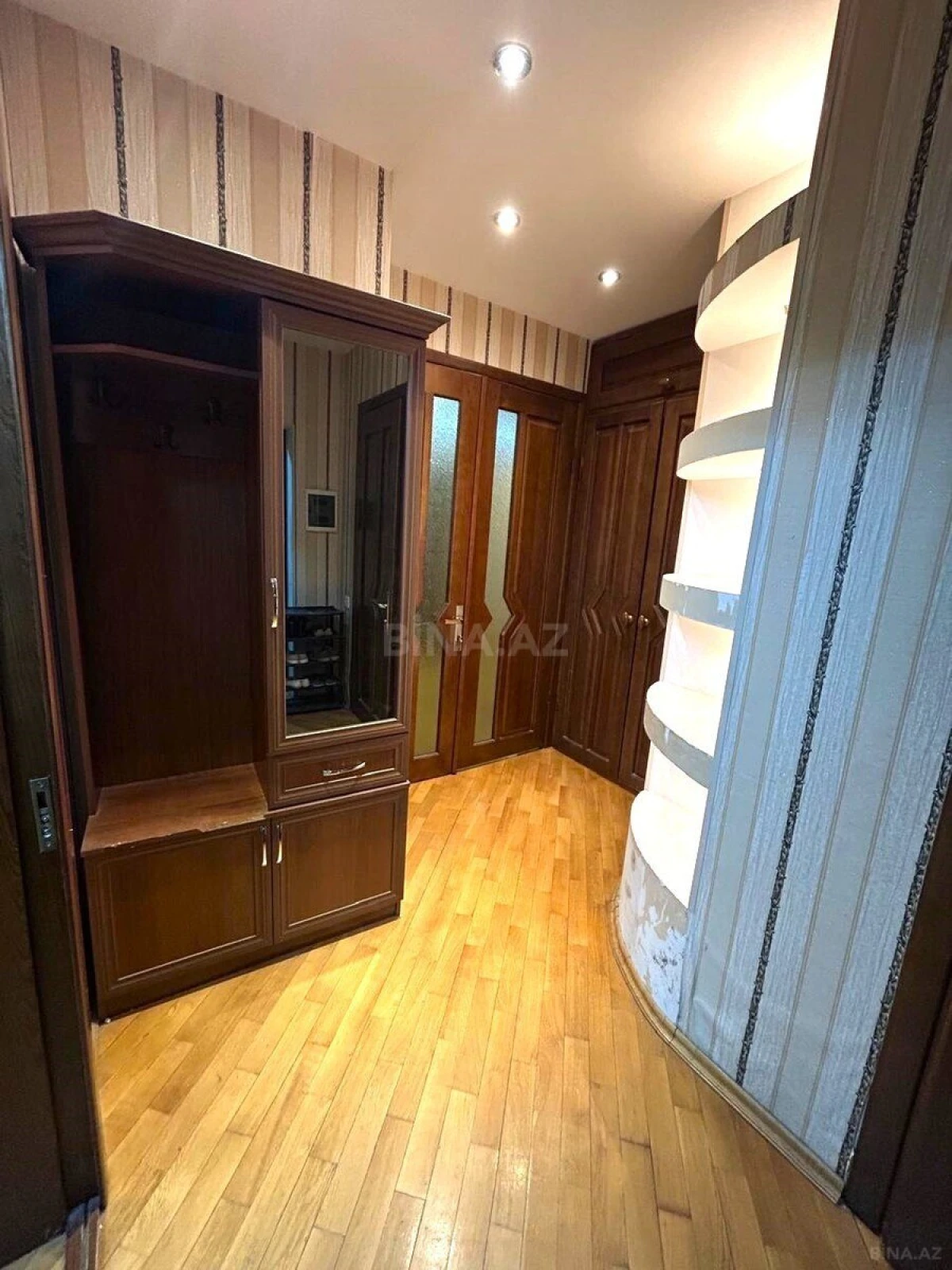Satılır 3 otaqlı mənzil 82 m²