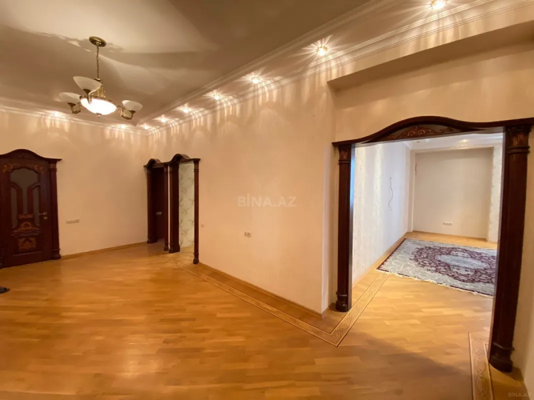 Kirayə verilir 3 otaqlı mənzil 166 m²
