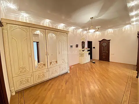 Kirayə verilir 3 otaqlı mənzil 166 m²