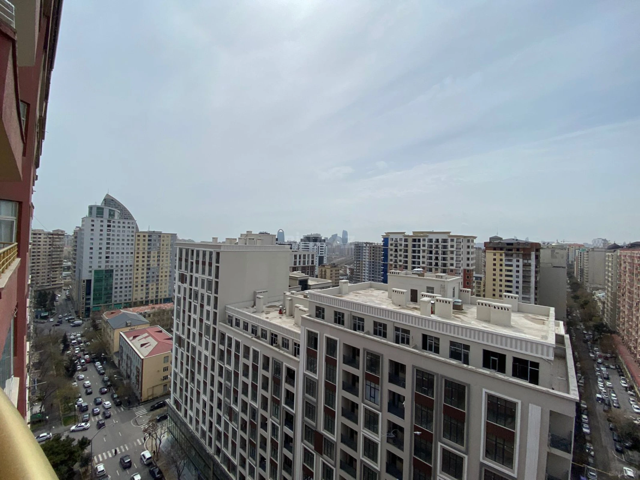 Kirayə verilir 3 otaqlı mənzil 166 m²