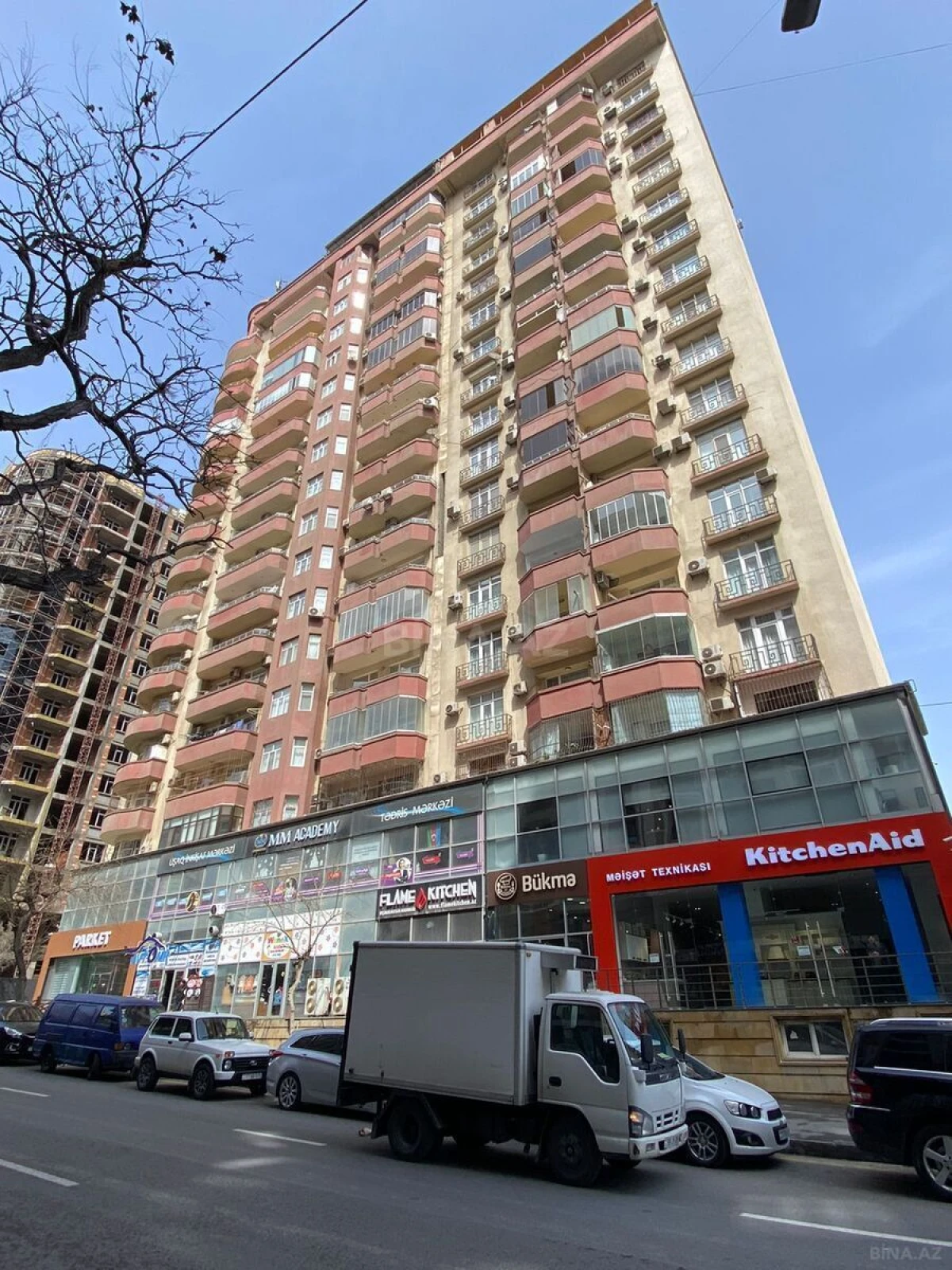 Kirayə verilir 3 otaqlı mənzil 166 m²