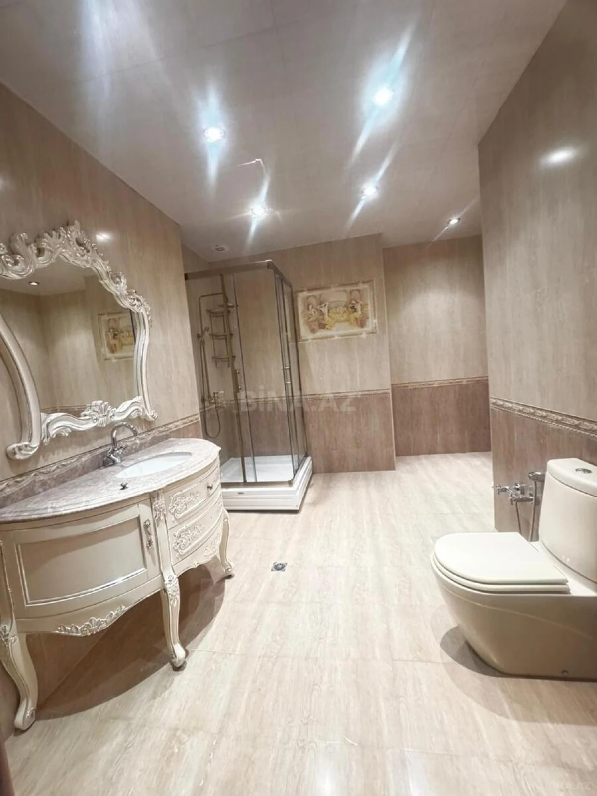 Kirayə verilir 3 otaqlı mənzil 166 m²