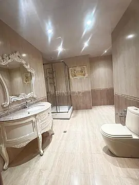 Kirayə verilir 3 otaqlı mənzil 166 m²