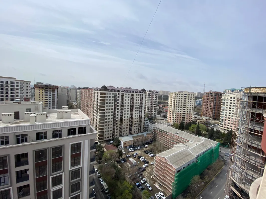 Kirayə verilir 3 otaqlı mənzil 166 m²