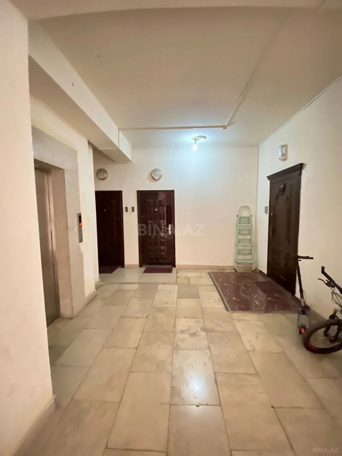 Kirayə verilir 3 otaqlı mənzil 166 m²