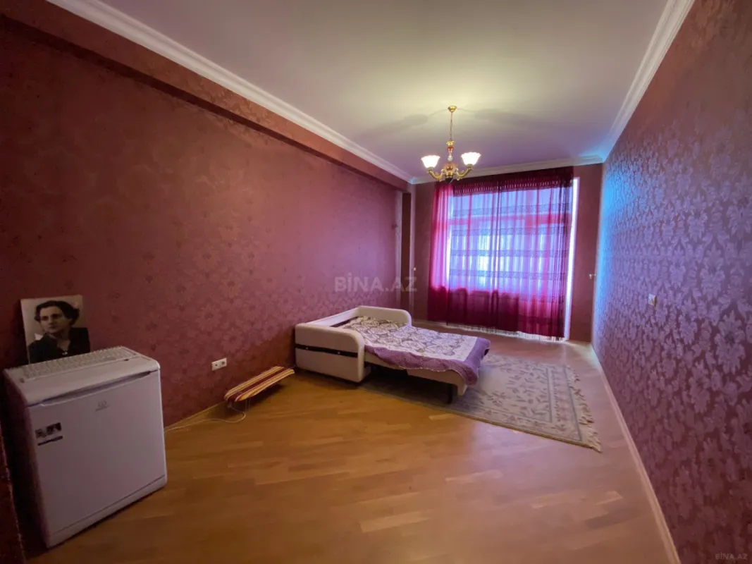 Kirayə verilir 3 otaqlı mənzil 166 m²