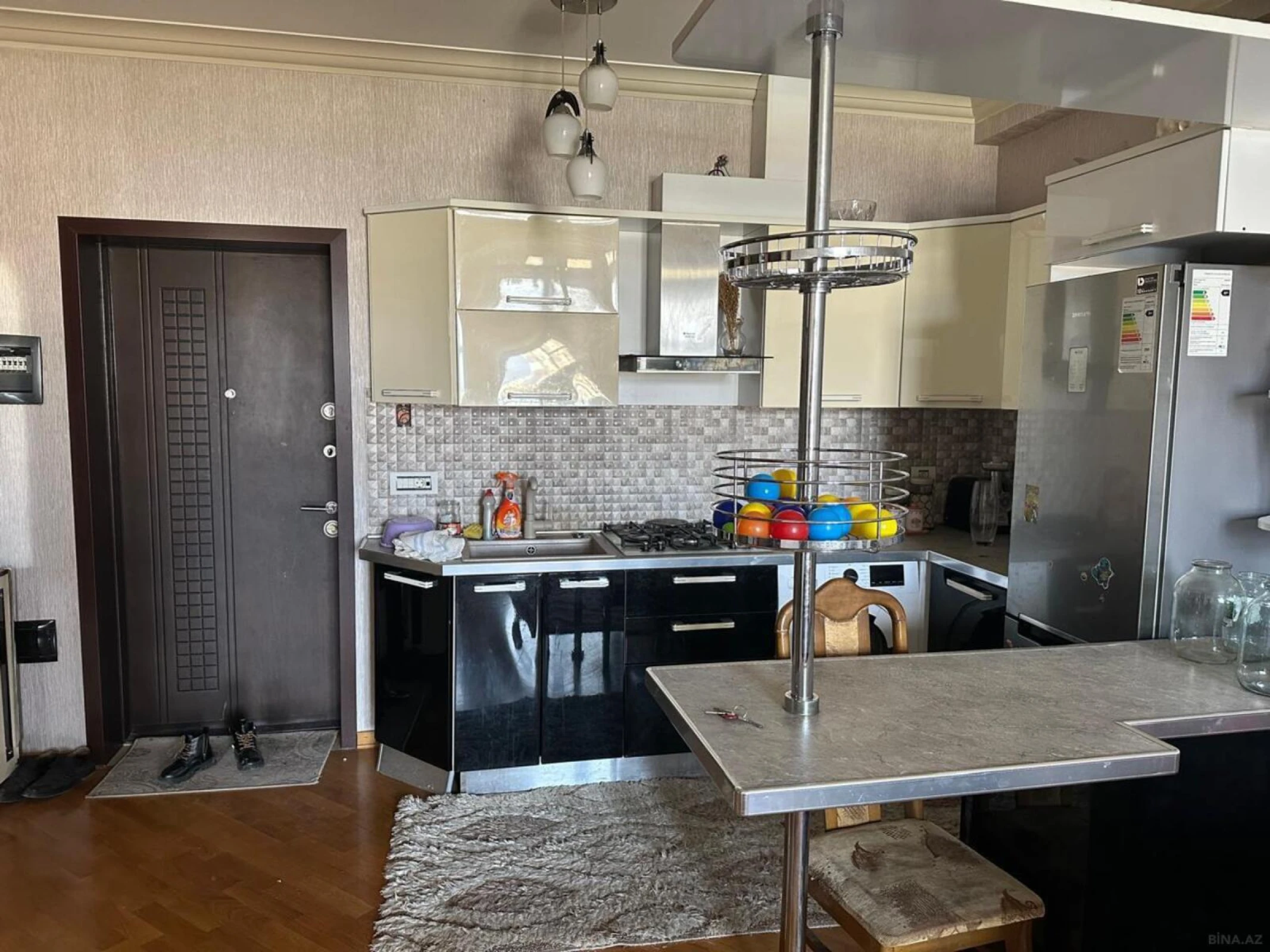 Kirayə verilir 2 otaqlı mənzil 60 m²