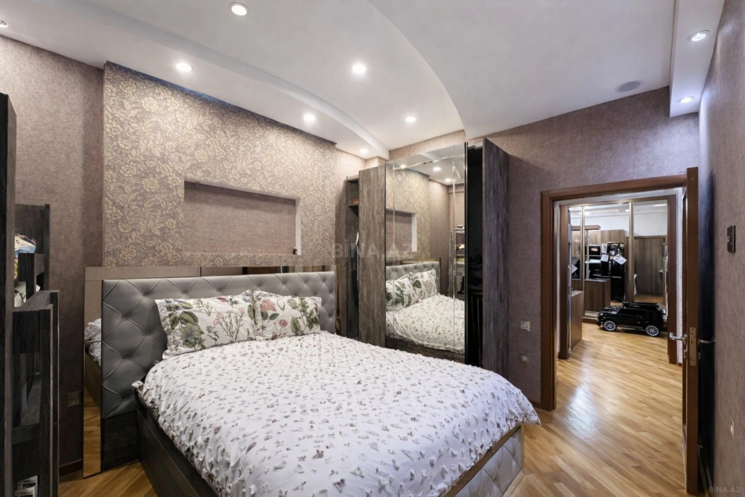 Satılır 2 otaqlı mənzil 65 m²