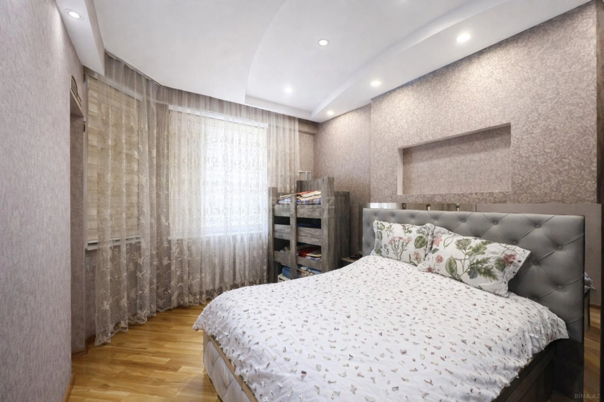 Satılır 2 otaqlı mənzil 65 m²