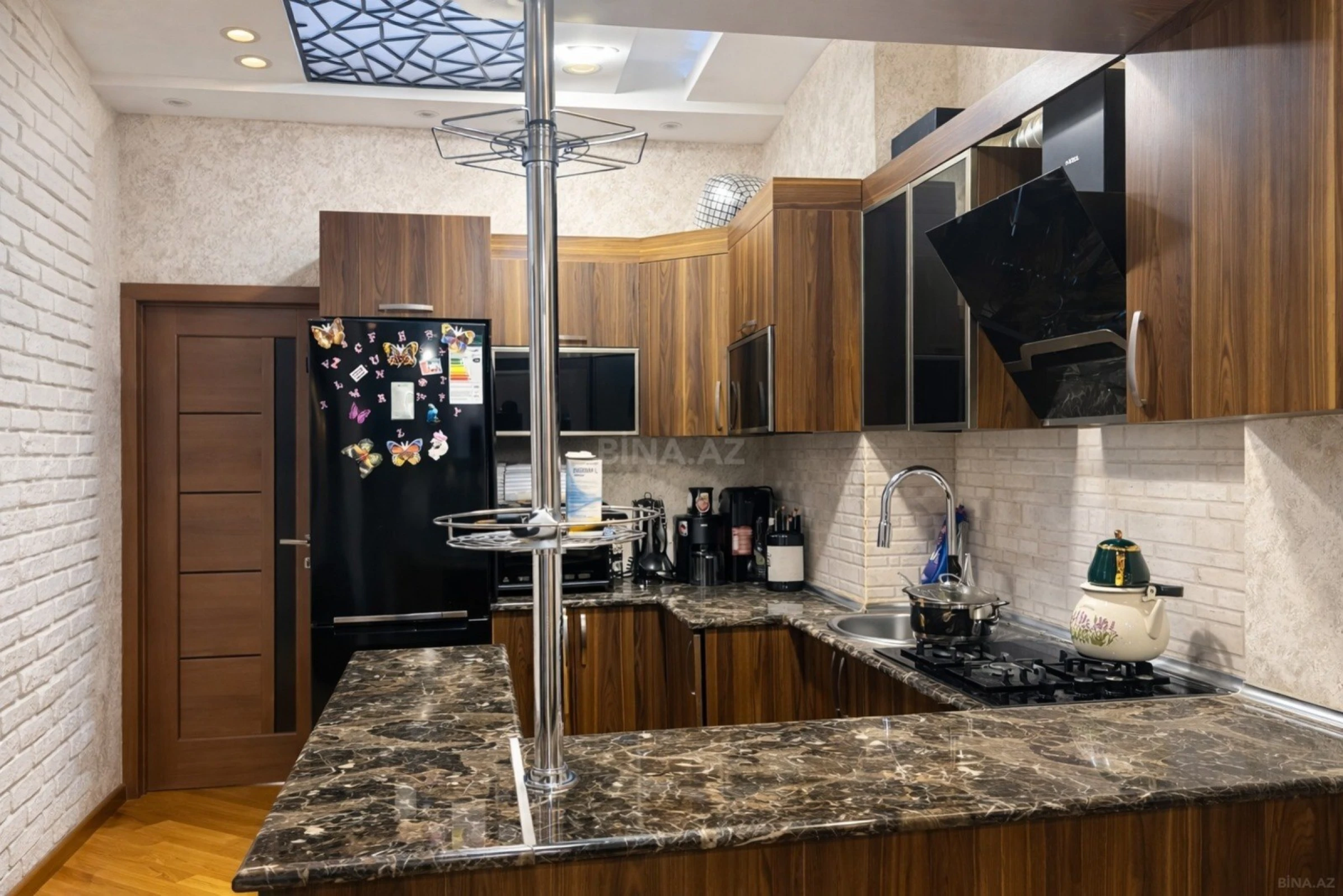 Satılır 2 otaqlı mənzil 65 m²