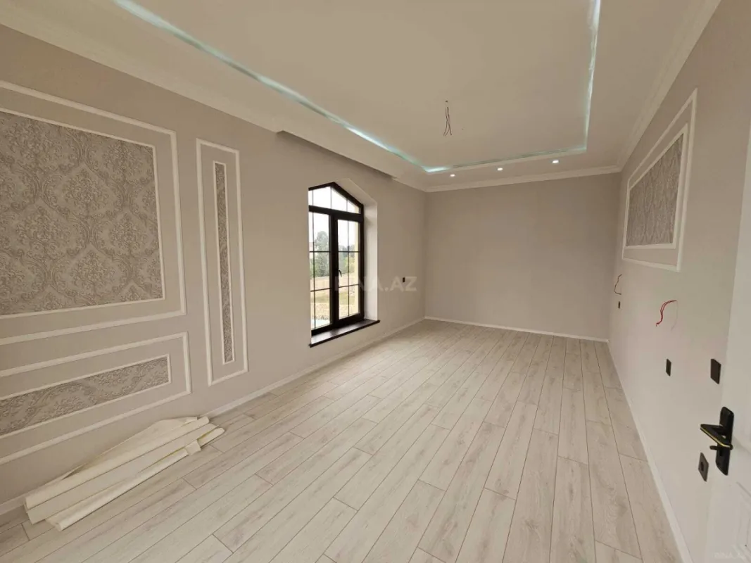 Satılır 11 otaqlı həyət evi 450 m²