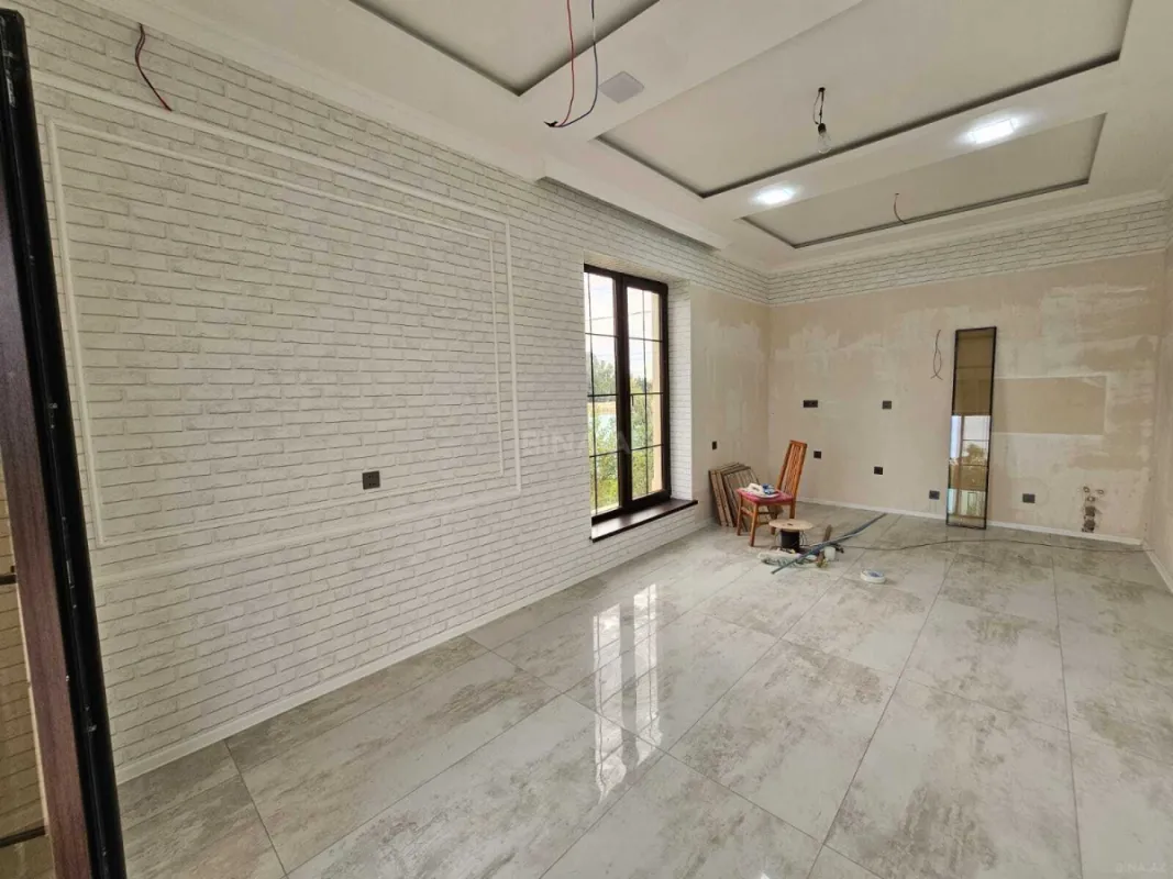 Satılır 11 otaqlı həyət evi 450 m²