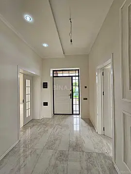 Satılır 11 otaqlı həyət evi 450 m²