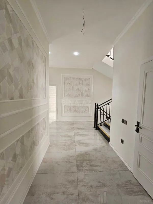 Satılır 11 otaqlı həyət evi 450 m²