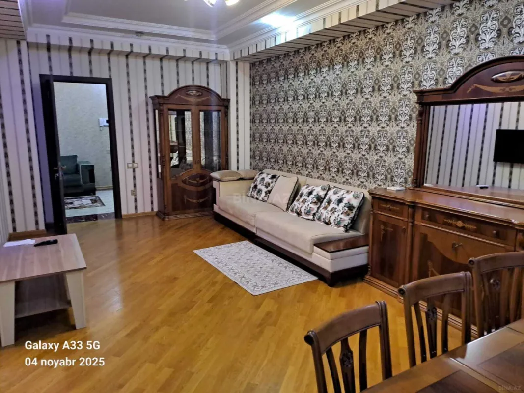 Kirayə verilir 3 otaqlı mənzil 109 m²