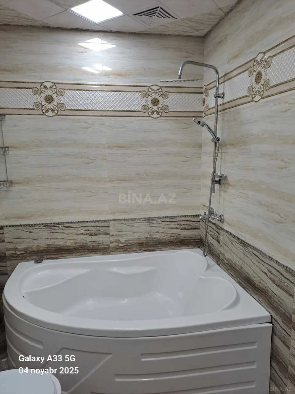 Kirayə verilir 3 otaqlı mənzil 109 m²