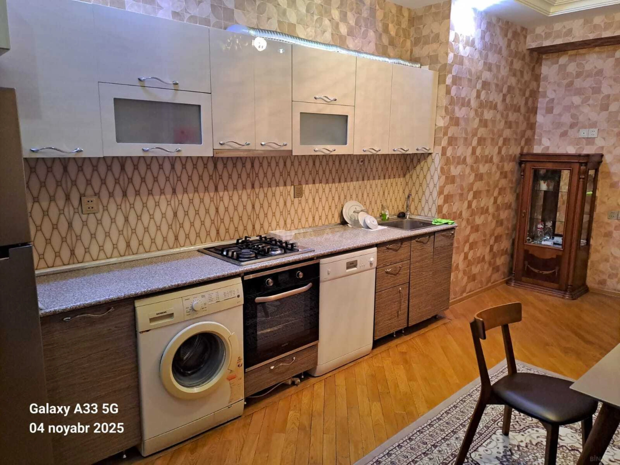 Kirayə verilir 3 otaqlı mənzil 109 m²