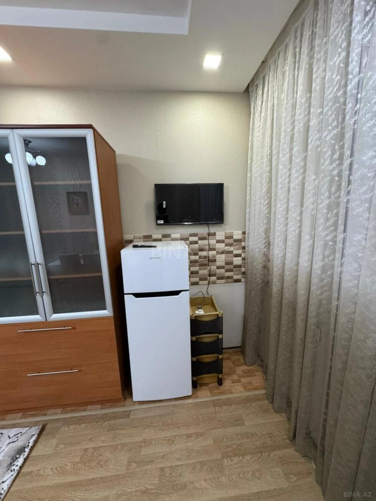 Kirayə verilir 3 otaqlı mənzil 160 m²