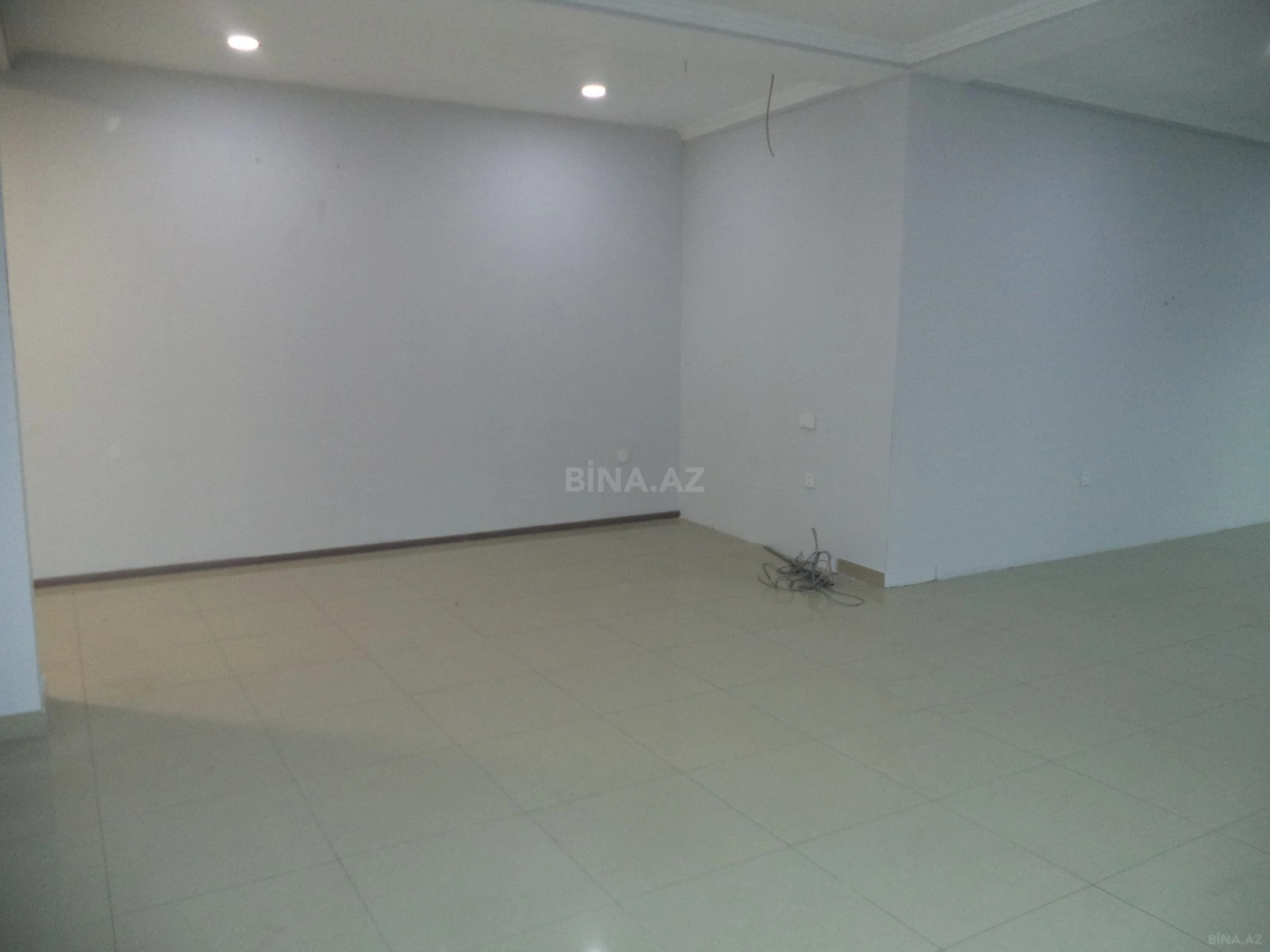 Kirayə verilir obyekt 300 m²