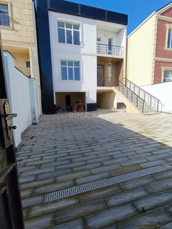 Satılır 4 otaqlı həyət evi 140 m²