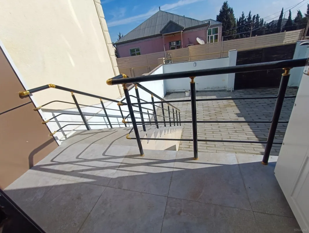 Satılır 4 otaqlı həyət evi 140 m²